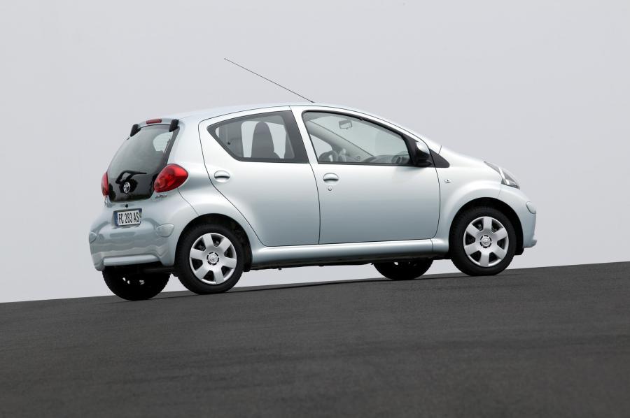  Toyota Aygo 2005 года  (фото 75 из 102)